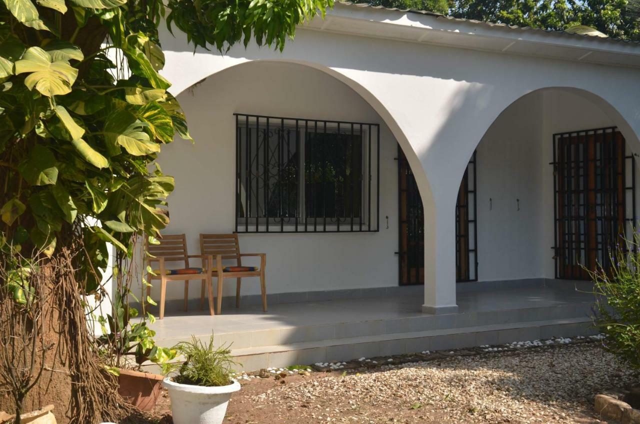 Vokundahouse Villa Kololi Exterior foto